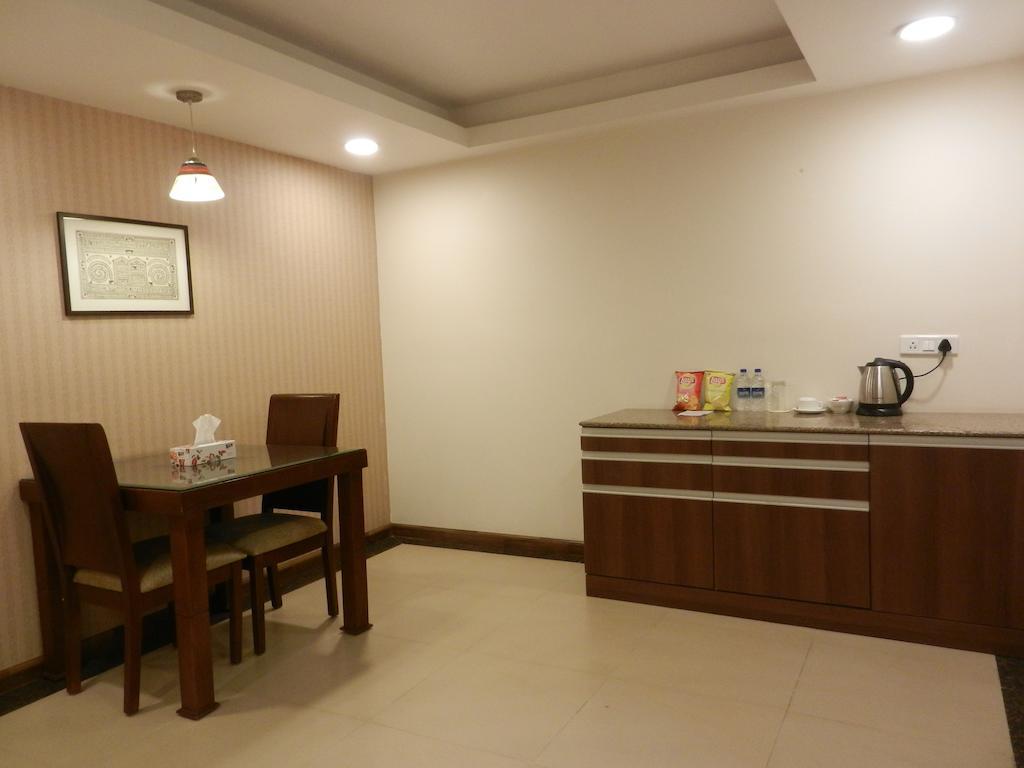 Brunton Heights Executive Suites Bangalore Esterno foto