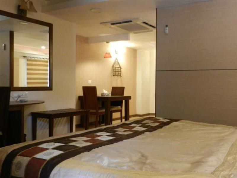 Brunton Heights Executive Suites Bangalore Esterno foto