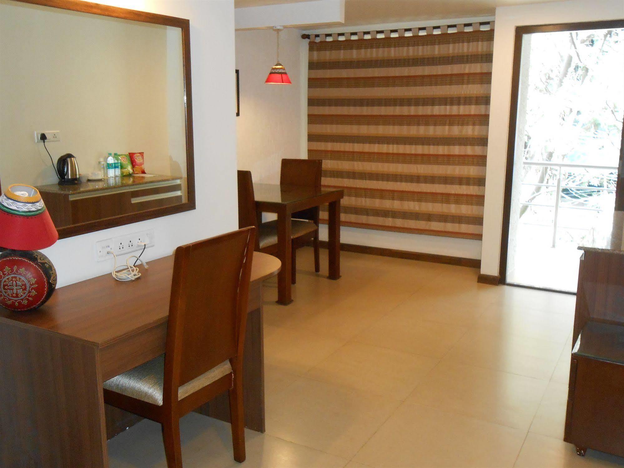 Brunton Heights Executive Suites Bangalore Esterno foto