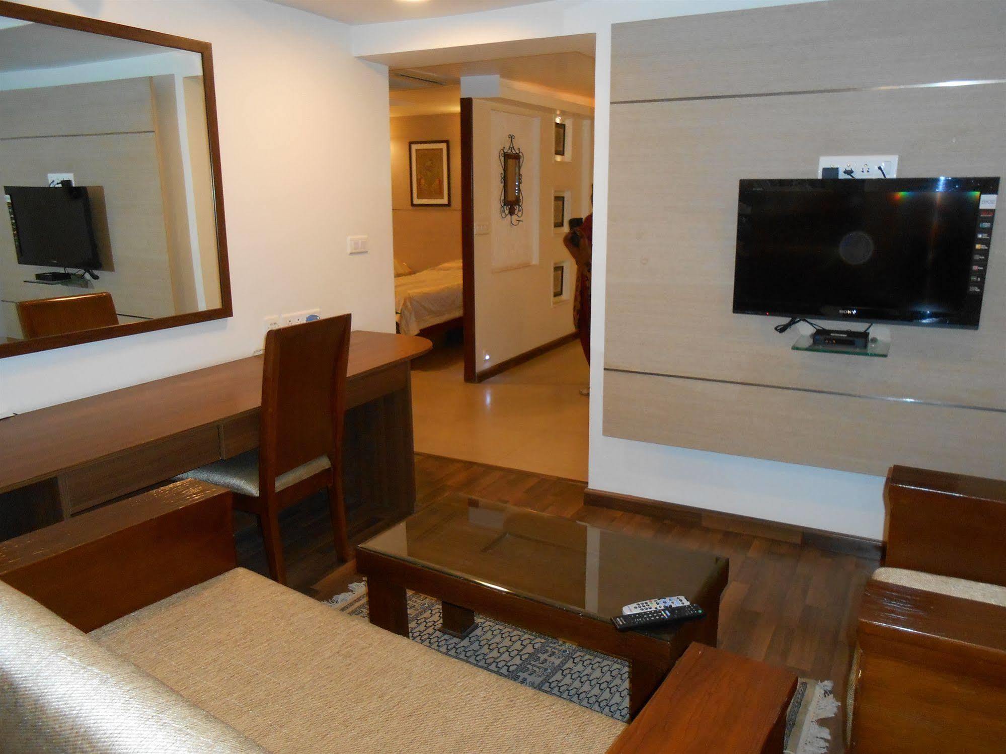 Brunton Heights Executive Suites Bangalore Esterno foto