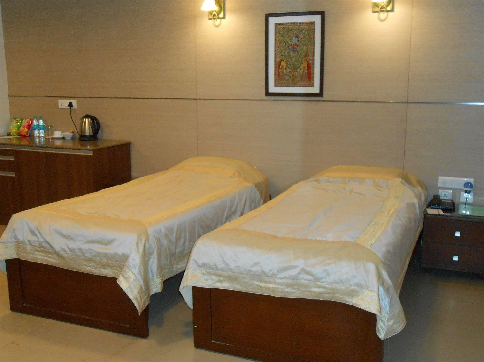 Brunton Heights Executive Suites Bangalore Esterno foto
