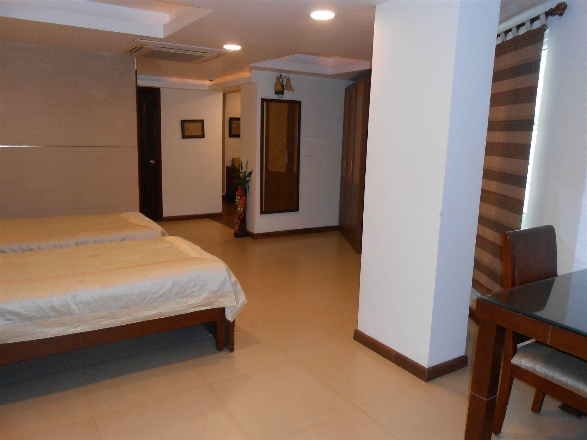 Brunton Heights Executive Suites Bangalore Esterno foto